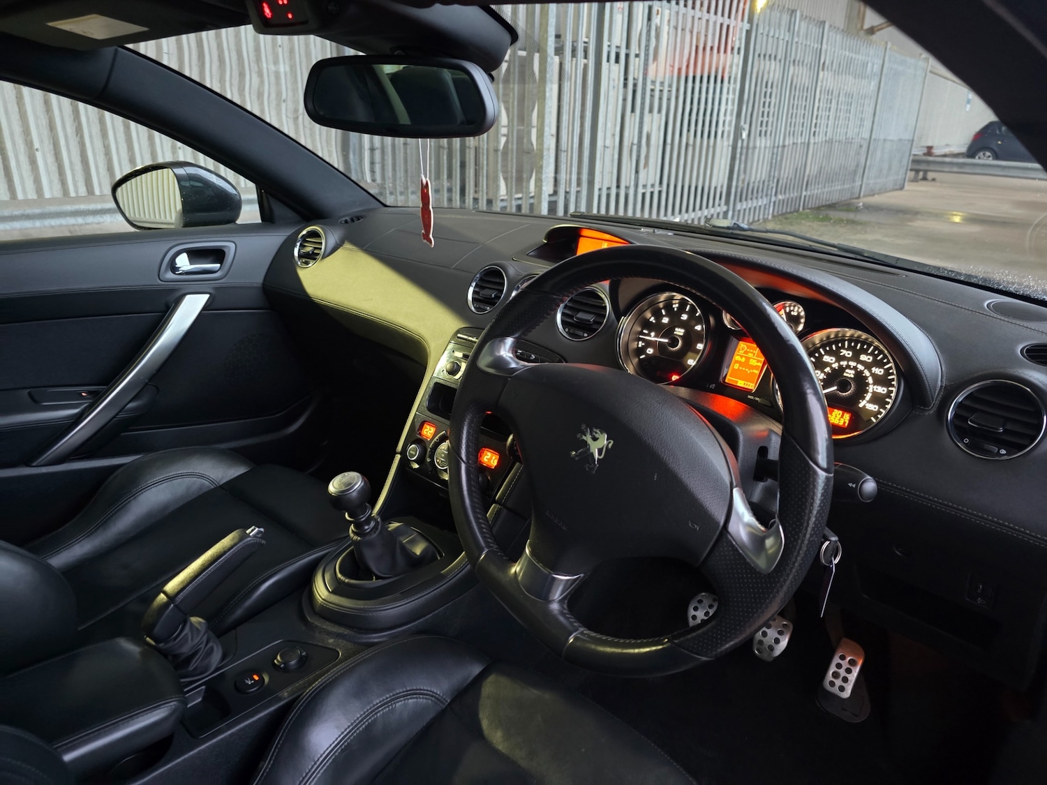 Used Peugeot RCZ 2011 for sale - 76951427: Photo 9