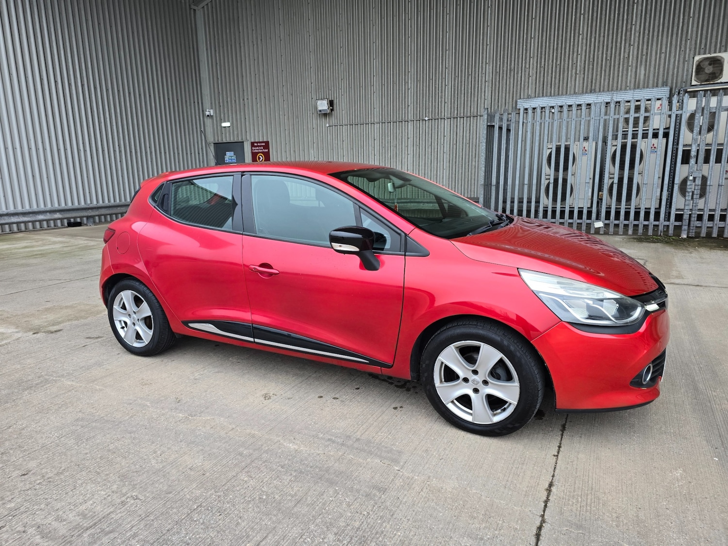 Used Renault Clio 2016 for sale - 77339265: Photo 4
