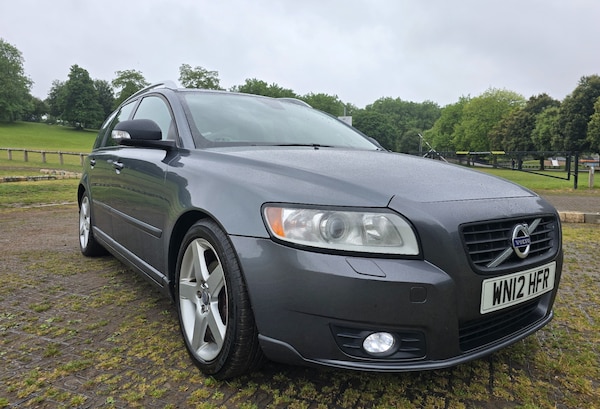 Used Volvo V50 2012 for sale - 75309231: Photo 2