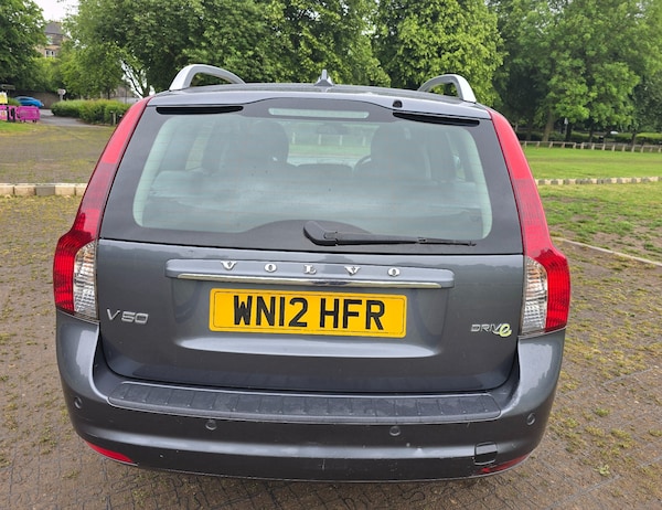 Used Volvo V50 2012 for sale - 75309231: Photo 6