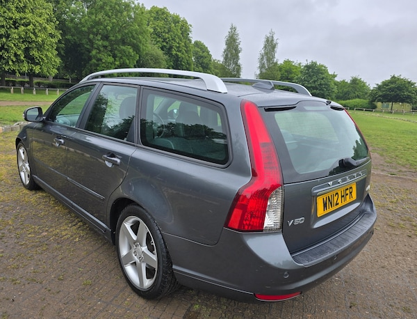 Used Volvo V50 2012 for sale - 75309231: Photo 8