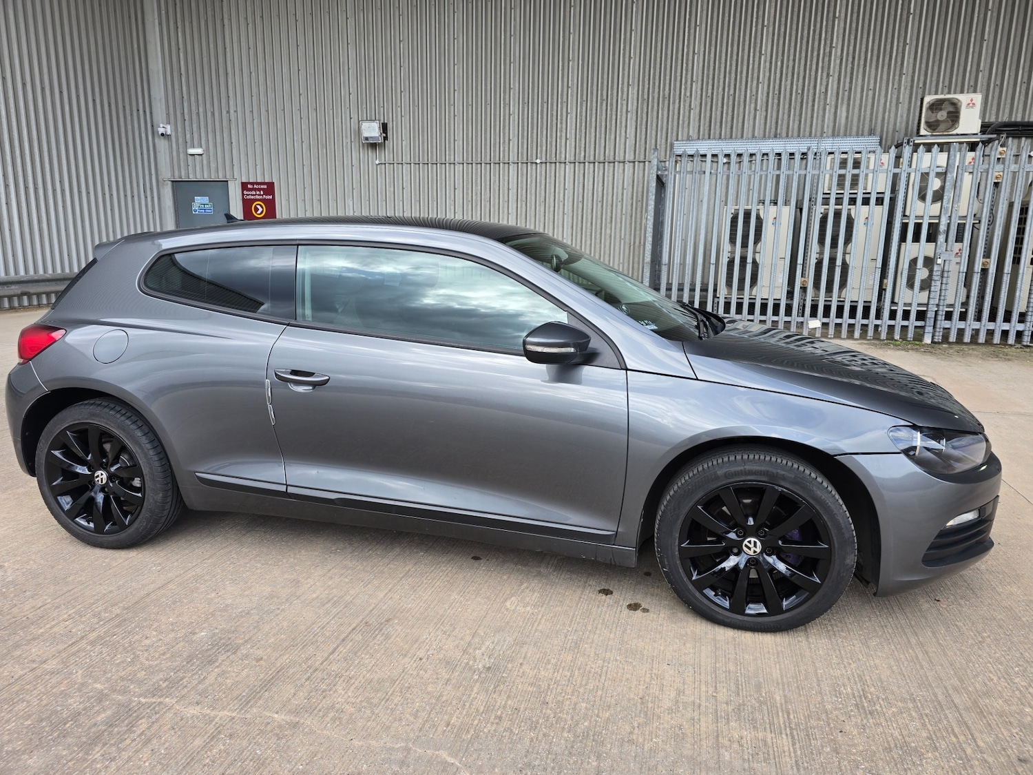 Used Volkswagen Scirocco 2013 for sale - 77640907: Photo 4
