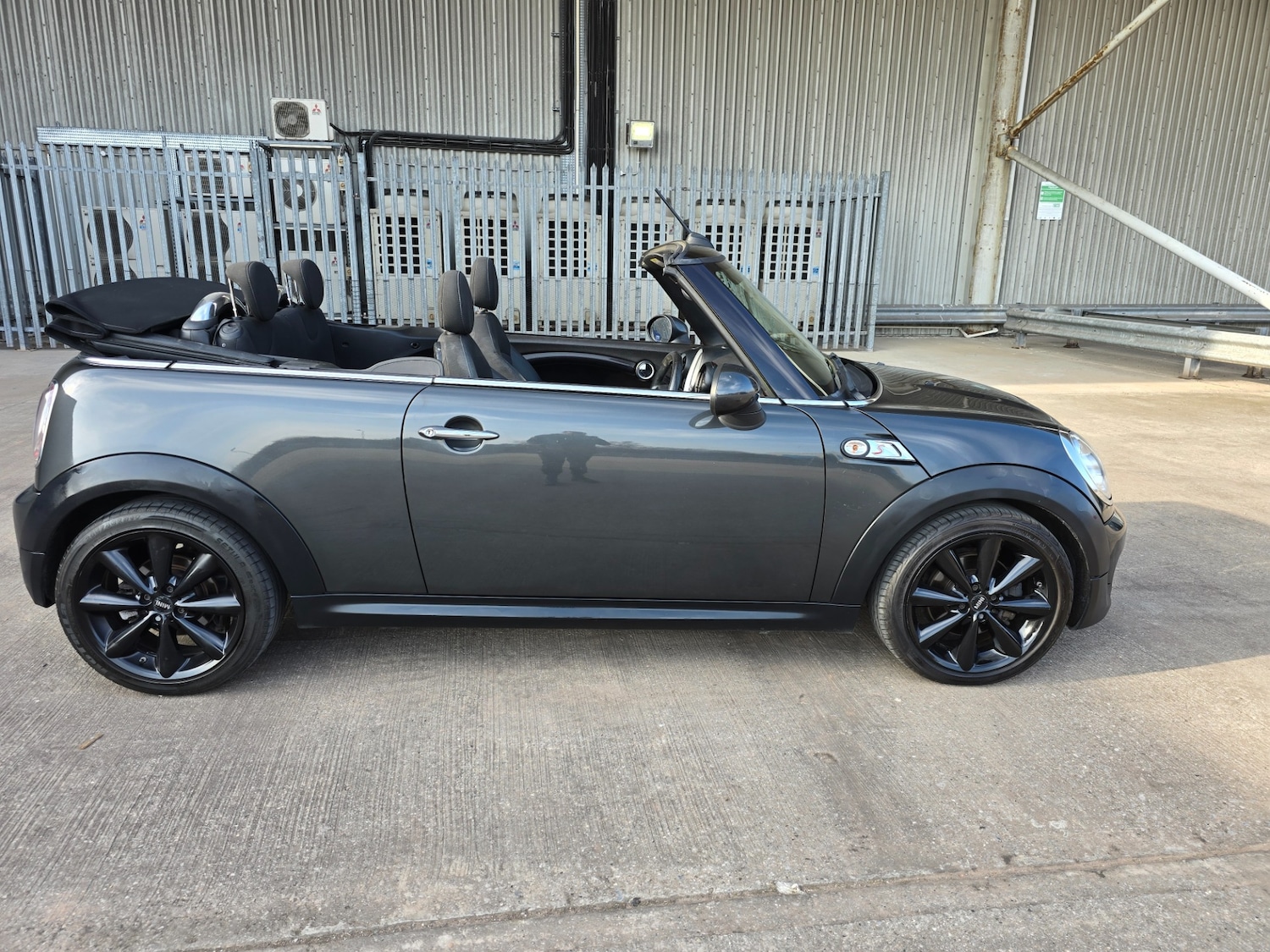 Used MINI Convertible 2014 for sale - 77101439: Photo 4