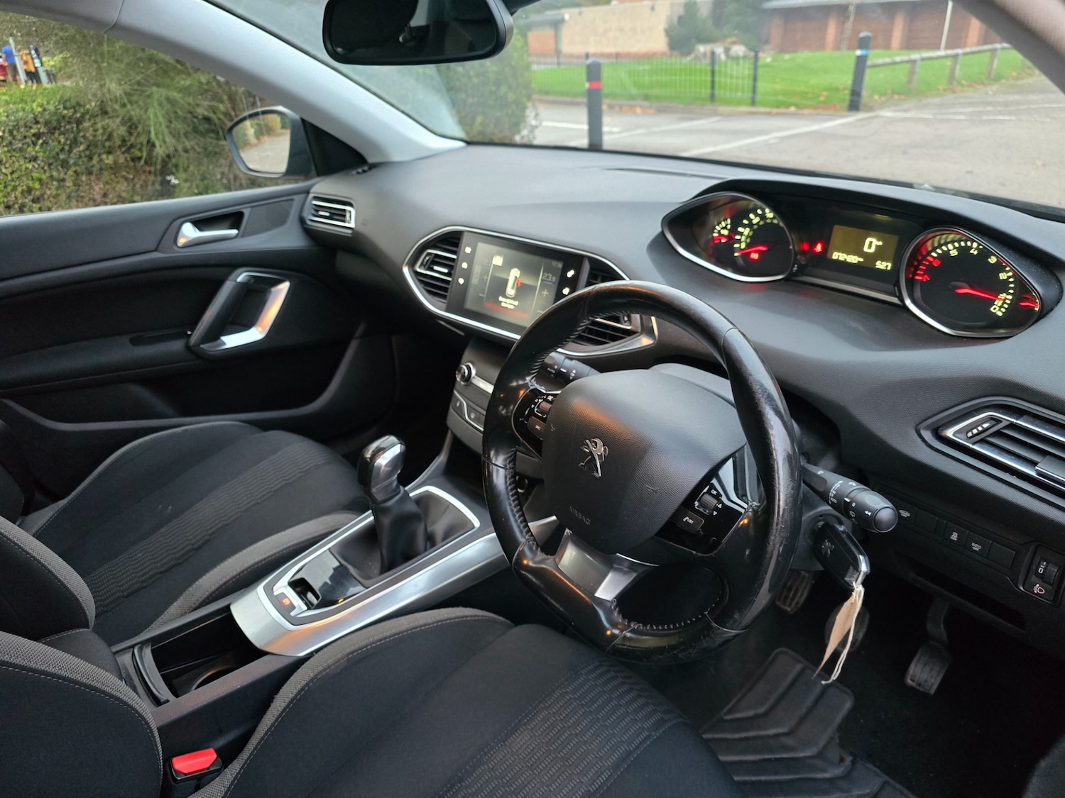 Used Peugeot 308 2015 for sale - 77008871: Photo 6