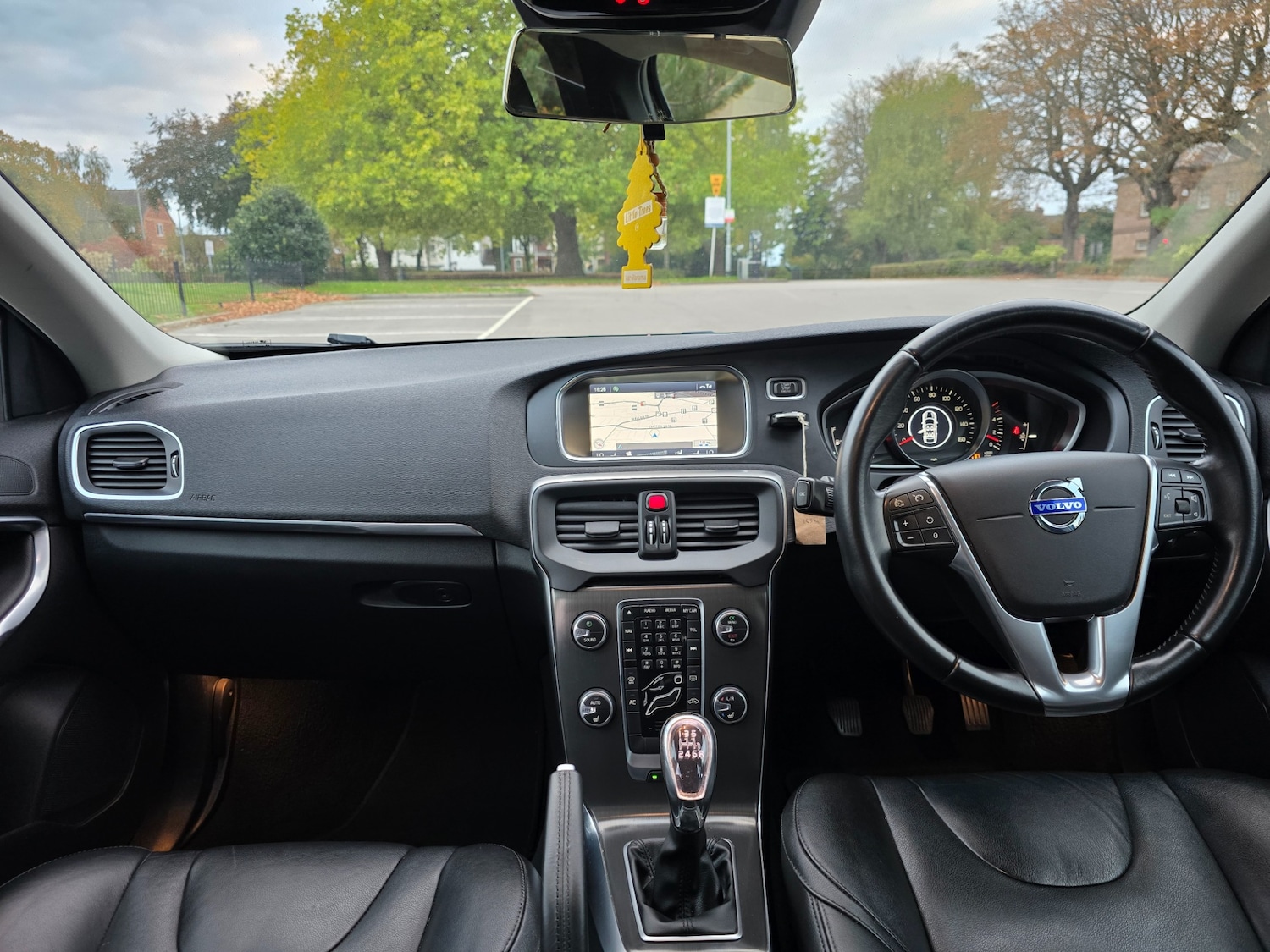 Used Volvo V40 2014 for sale - 76083603: Photo 13