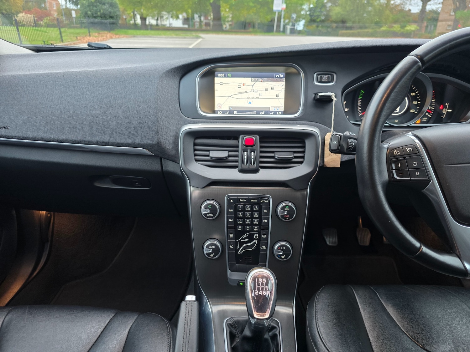 Used Volvo V40 2014 for sale - 76083603: Photo 14