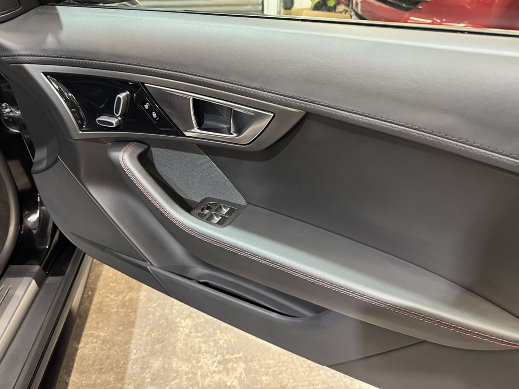 Used Jaguar F-Type 2014 for sale - 77056363: Photo 27