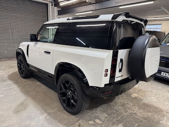 Used Land Rover Defender 2021 for sale - 78624241: Photo