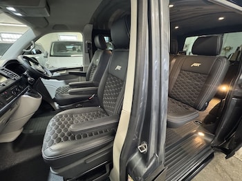 Used Volkswagen Transporter 2019 for sale - 78824255: Photo