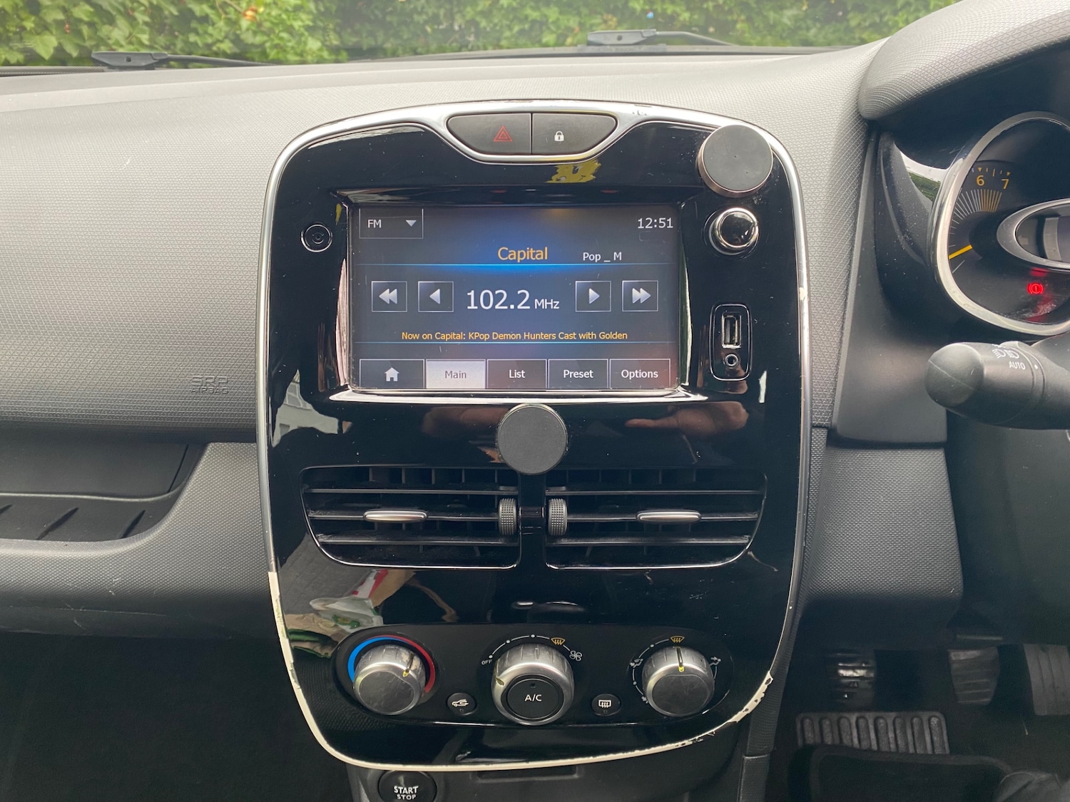 Used Renault Clio 2015 for sale - 77201073: Photo 10