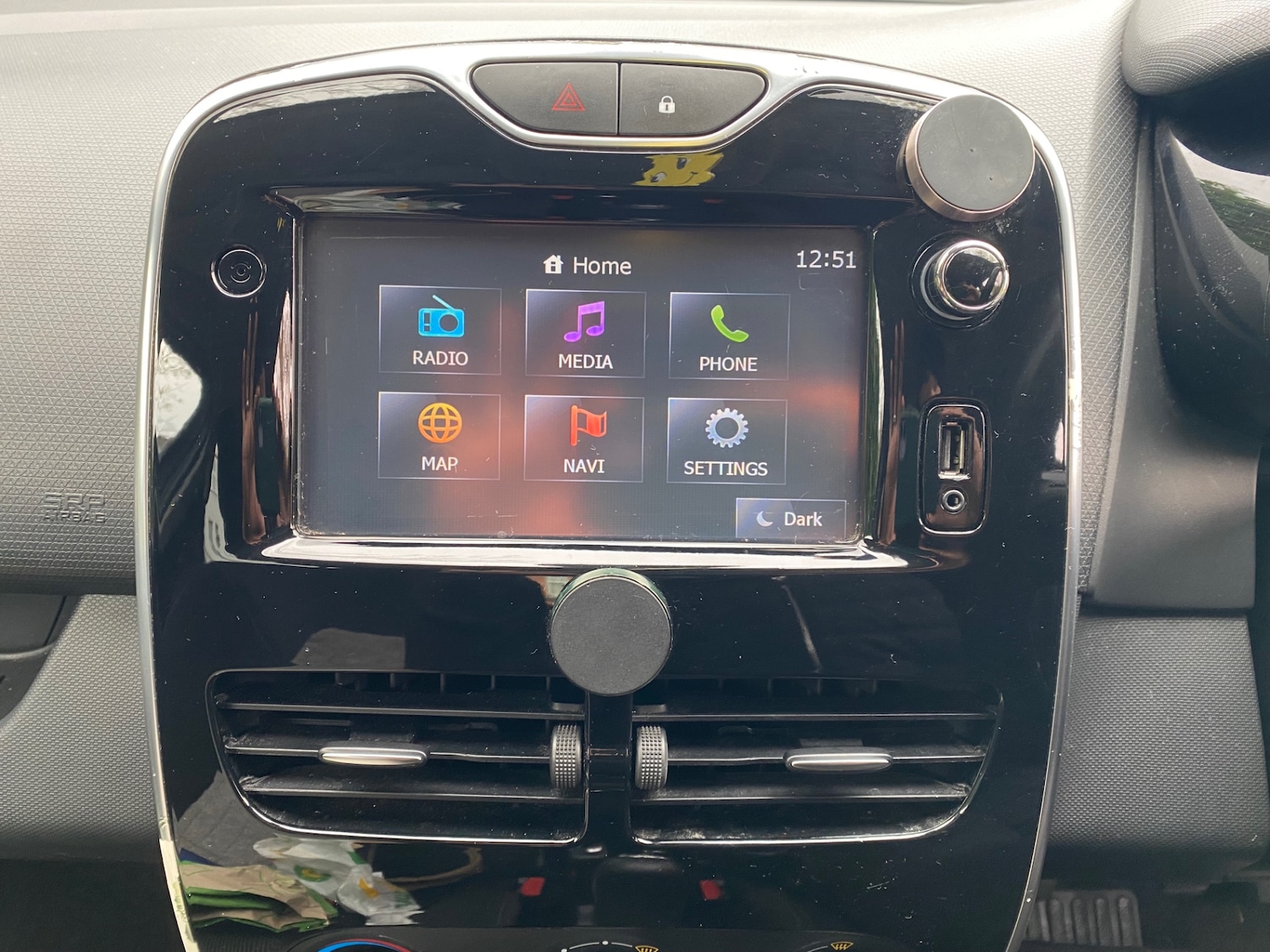 Used Renault Clio 2015 for sale - 77201073: Photo 11