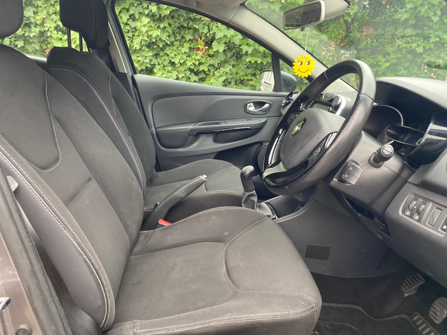 Used Renault Clio 2015 for sale - 77201073: Photo 3