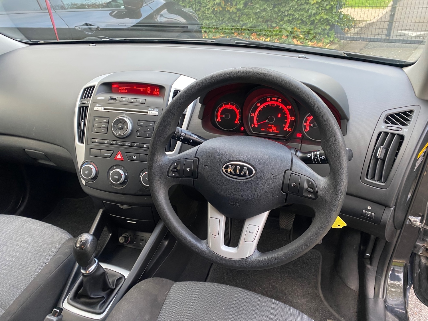 Used Kia Ceed 2010 for sale - 77080940: Photo 2