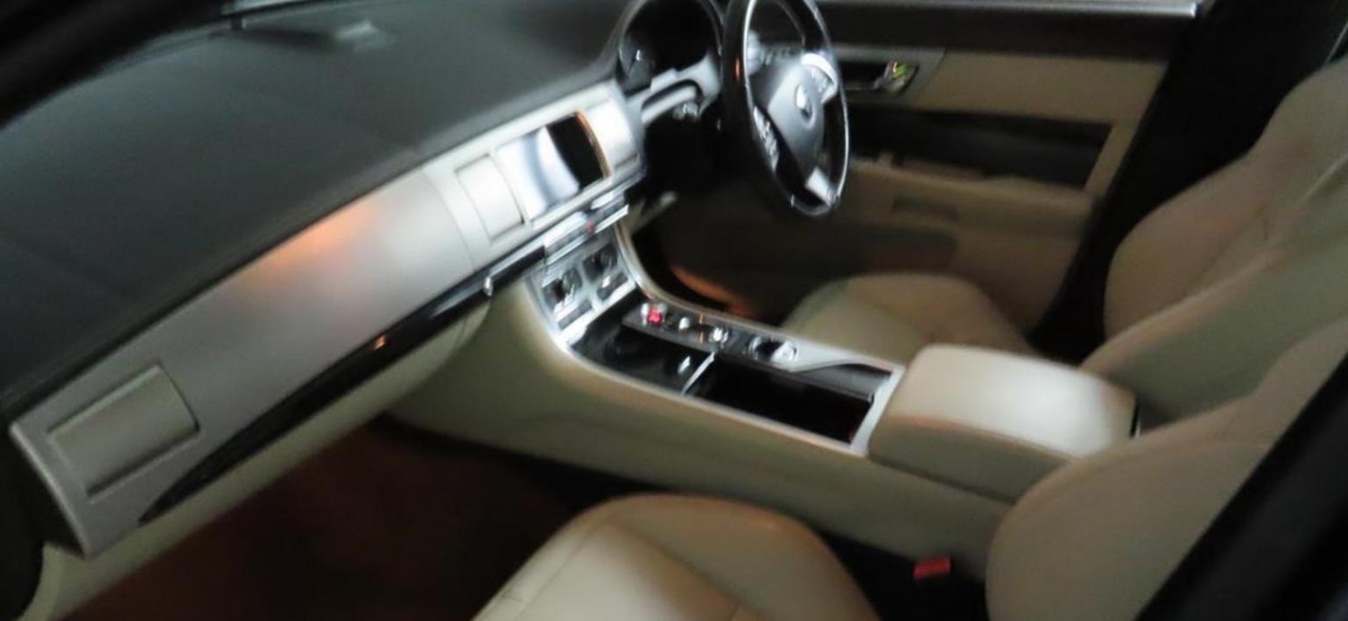 Used Jaguar XF 2015 for sale - 76951070: Photo 2