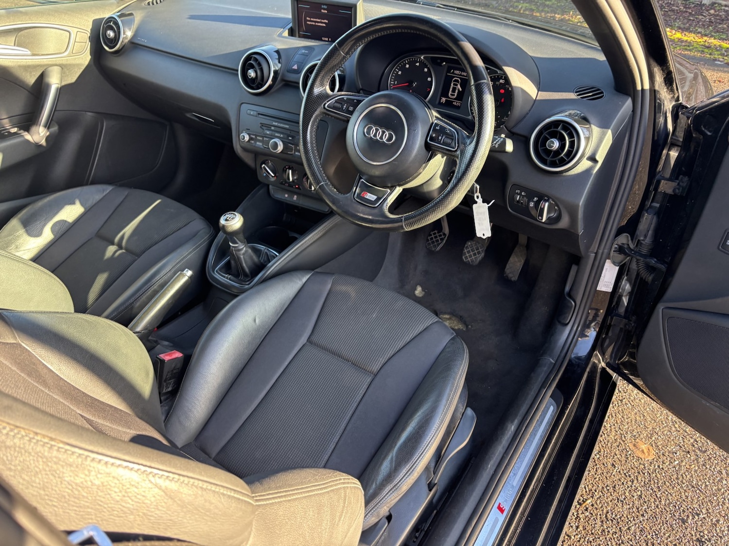 Used Audi A1 2011 for sale - 76878149: Photo 5