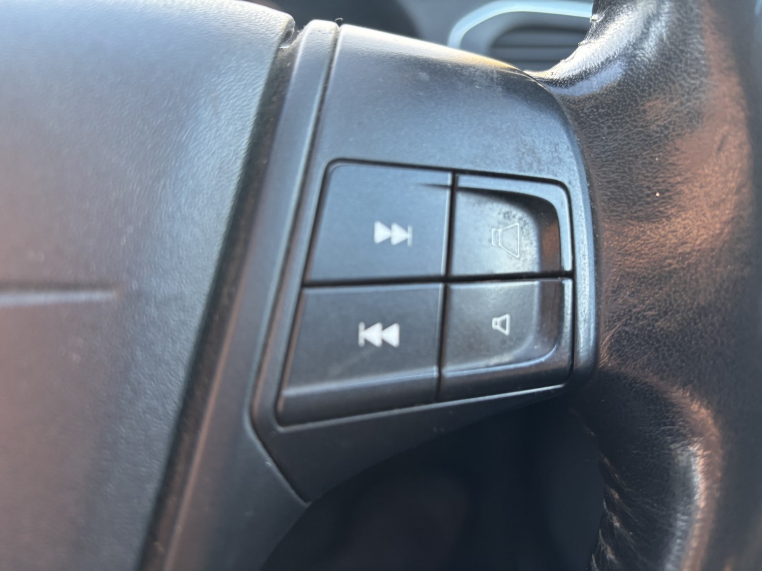 Used Volvo V60 2011 for sale - 76951065: Photo 24