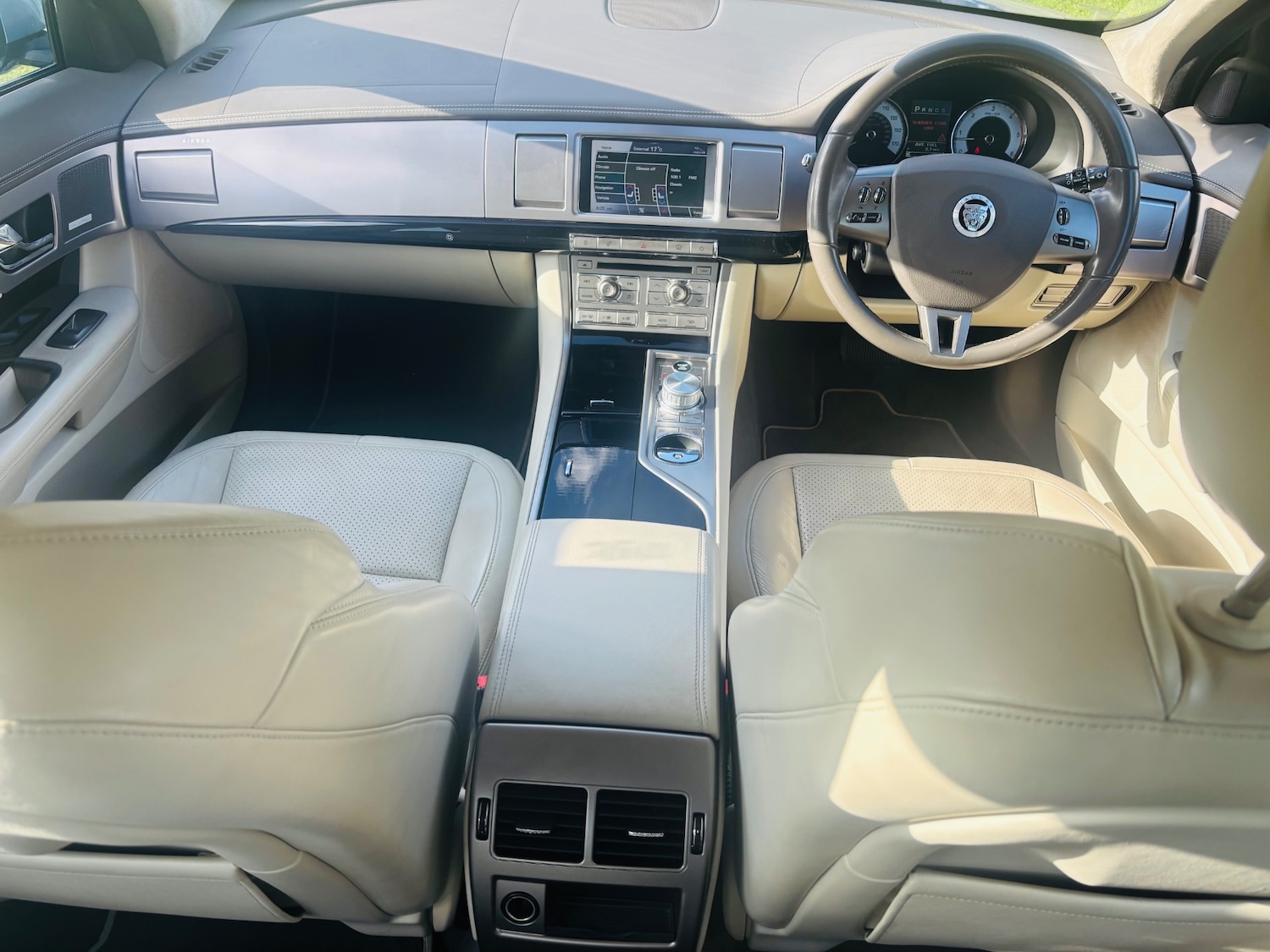 Used Jaguar XF 2010 for sale - 76544324: Photo 12