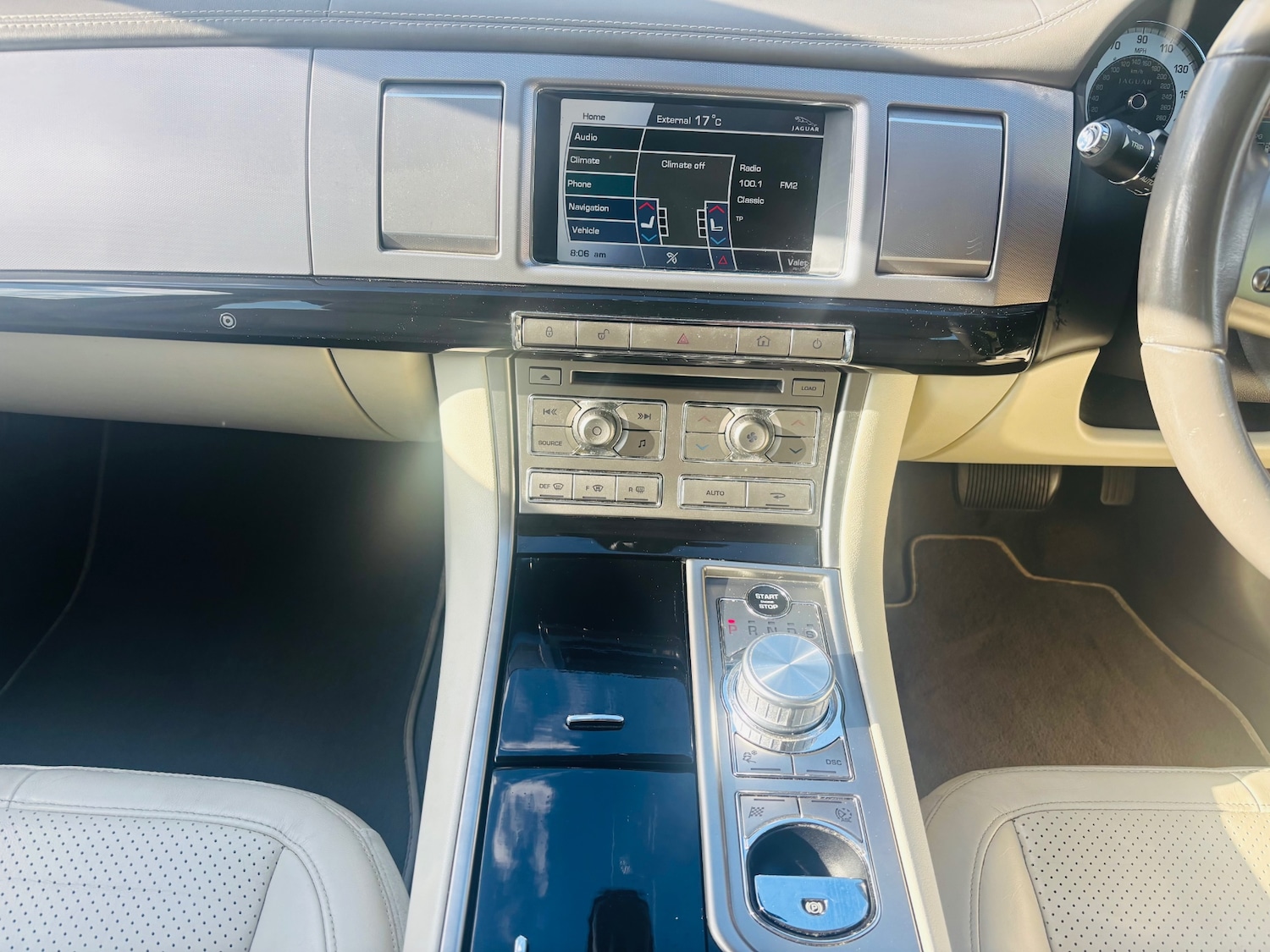 Used Jaguar XF 2010 for sale - 76544324: Photo 14