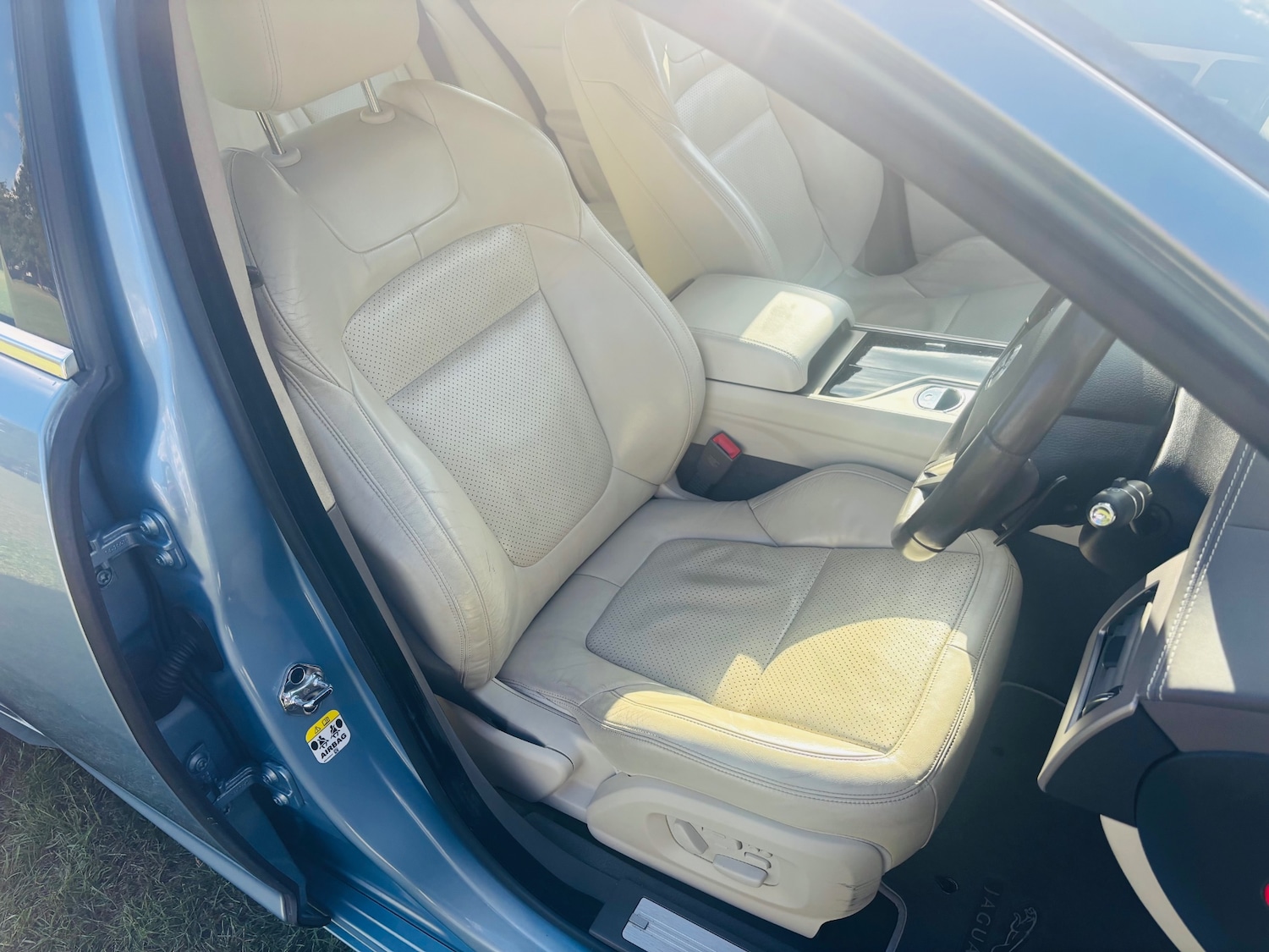 Used Jaguar XF 2010 for sale - 76544324: Photo 16