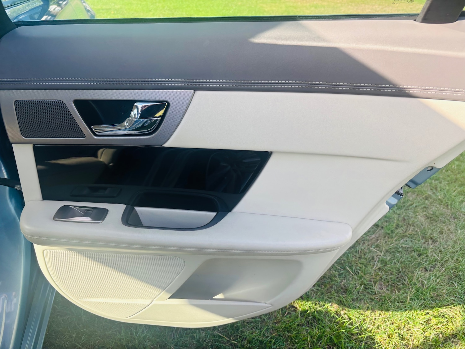 Used Jaguar XF 2010 for sale - 76544324: Photo 19