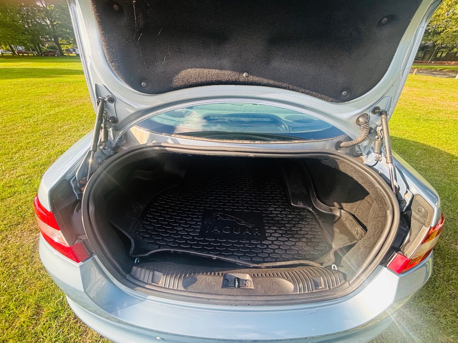 Used Jaguar XF 2010 for sale - 76544324: Photo 21