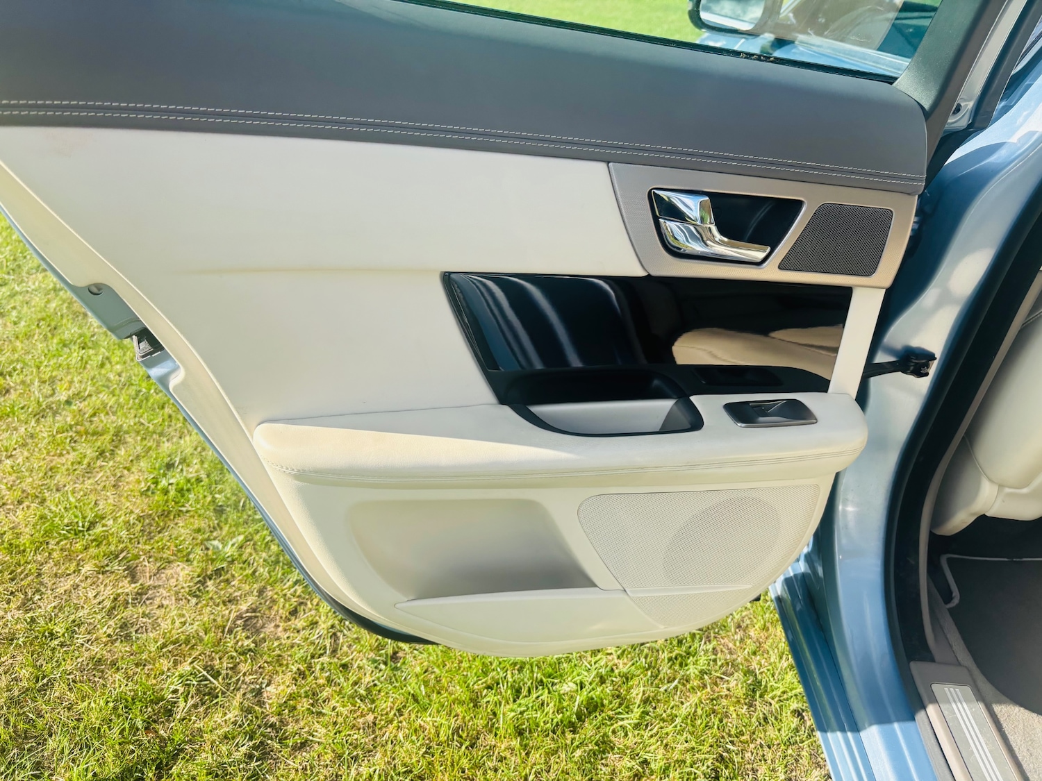 Used Jaguar XF 2010 for sale - 76544324: Photo 23