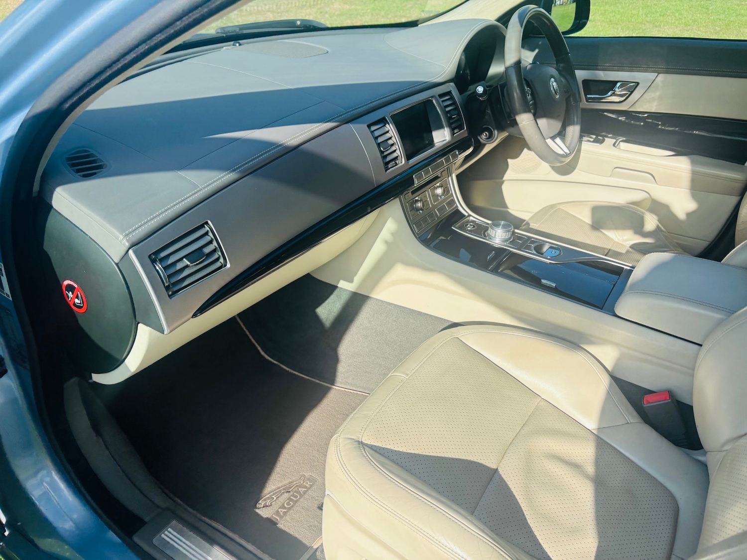 Used Jaguar XF 2010 for sale - 76544324: Photo 26