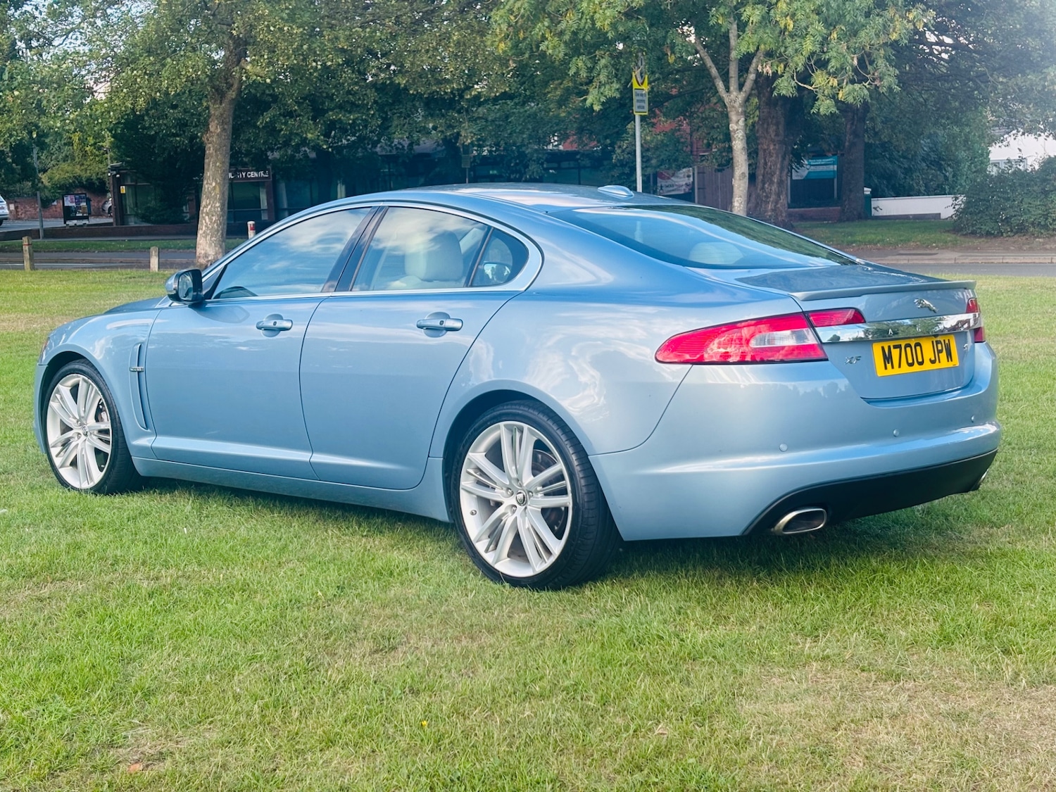 Used Jaguar XF 2010 for sale - 76544324: Photo 4