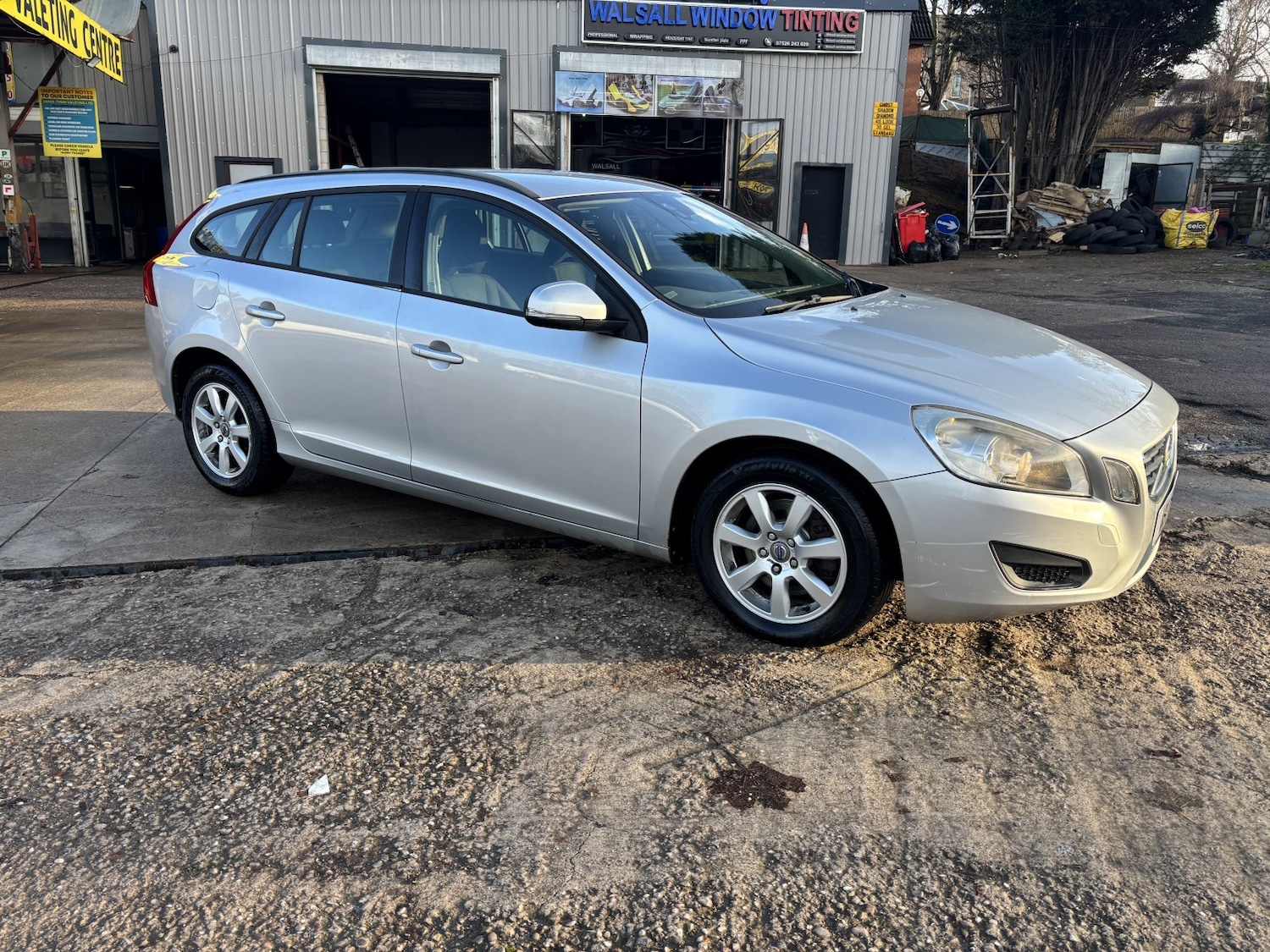 Used Volvo V60 2011 for sale - 78209933: Photo 10