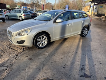 Used Volvo V60 2011 for sale - 78209933: Photo