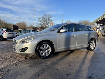 Used Volvo V60 2011 for sale - 78209933: Photo