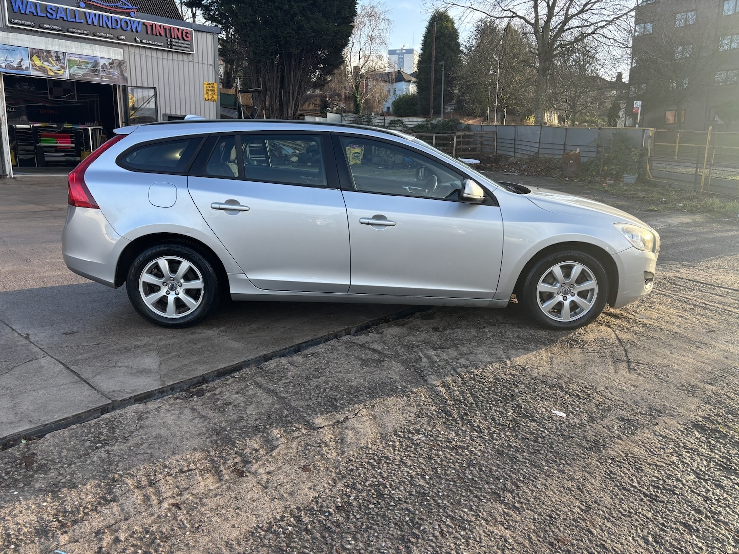 Used Volvo V60 2011 for sale - 78209933: Photo 9