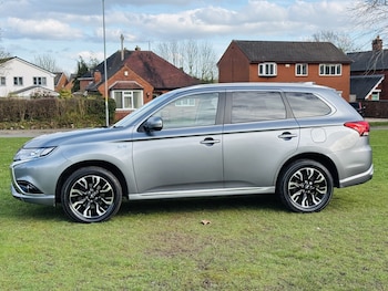 Used Mitsubishi Outlander 2016 for sale - 77201264: Photo