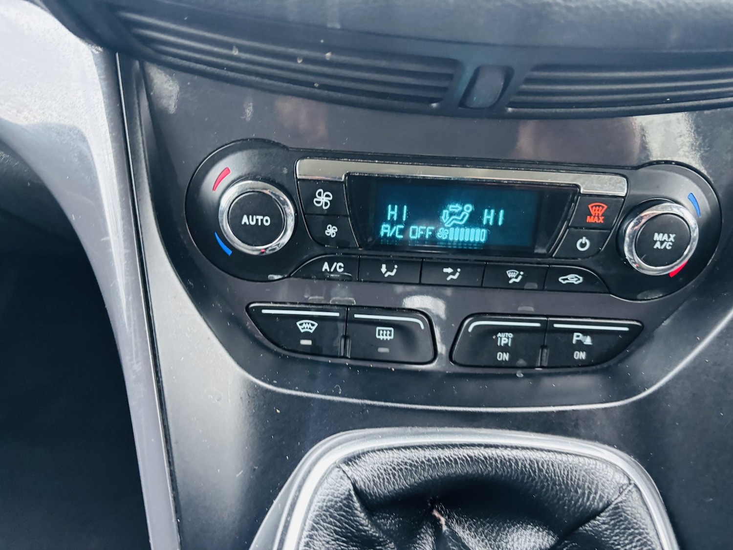 Used Ford Kuga 2014 for sale - 77201207: Photo 15