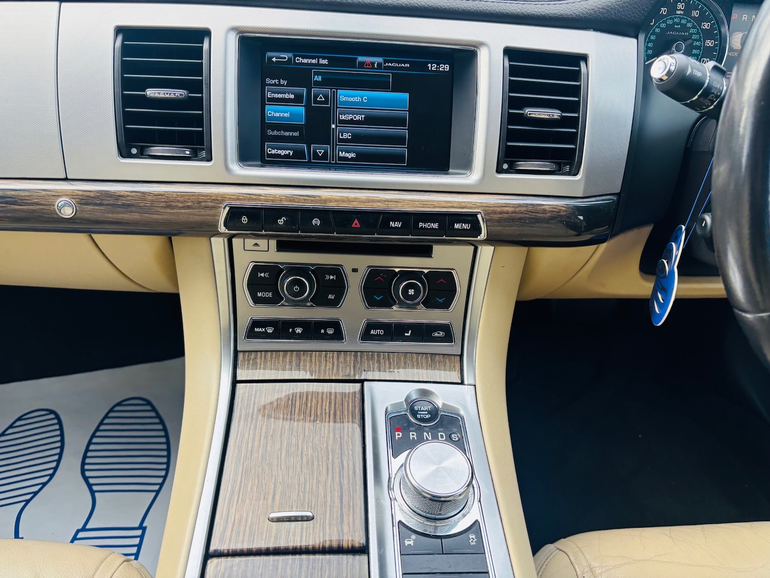 Used Jaguar XF 2015 for sale - 76600175: Photo 12