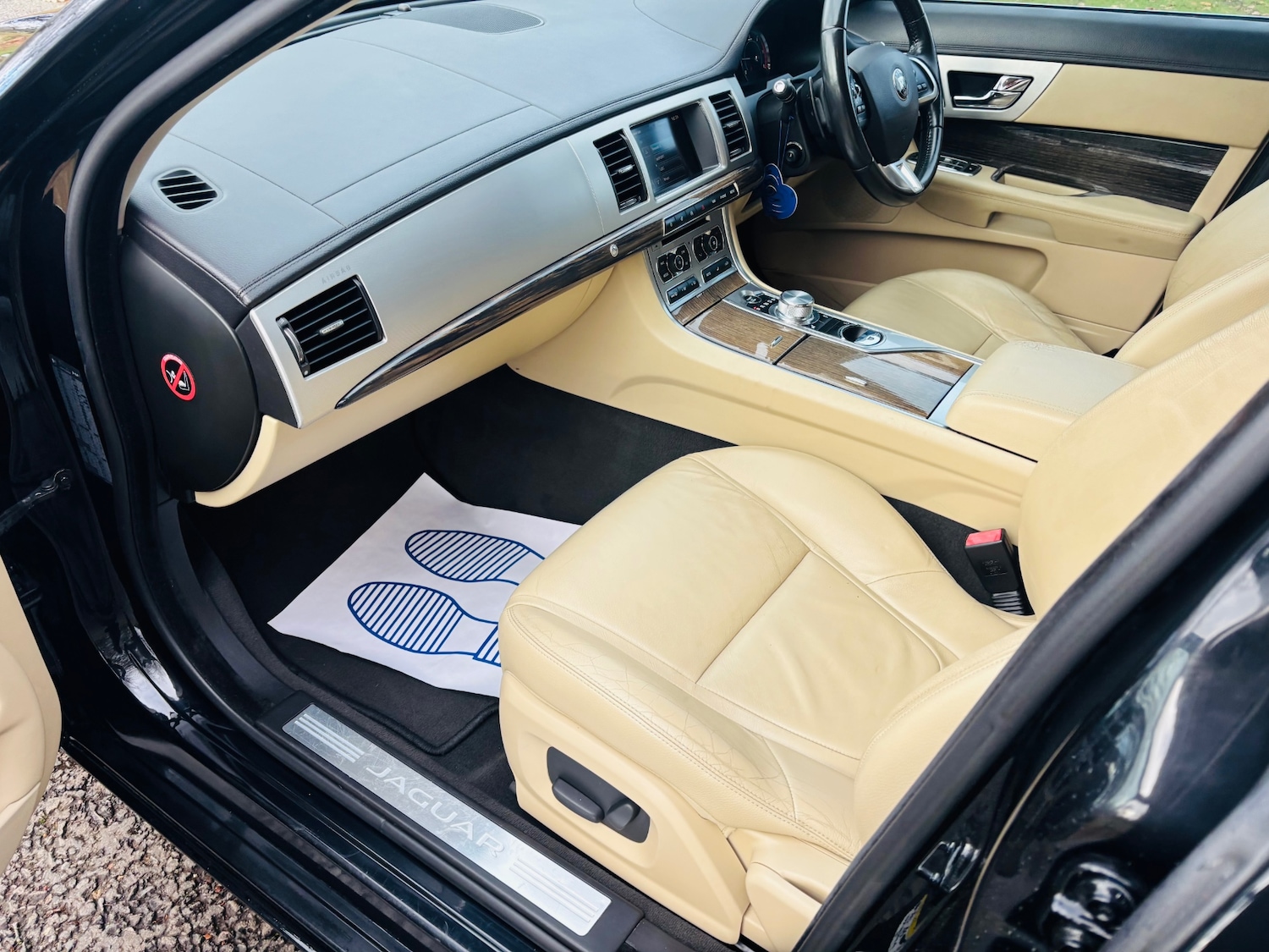 Used Jaguar XF 2015 for sale - 76600175: Photo 35