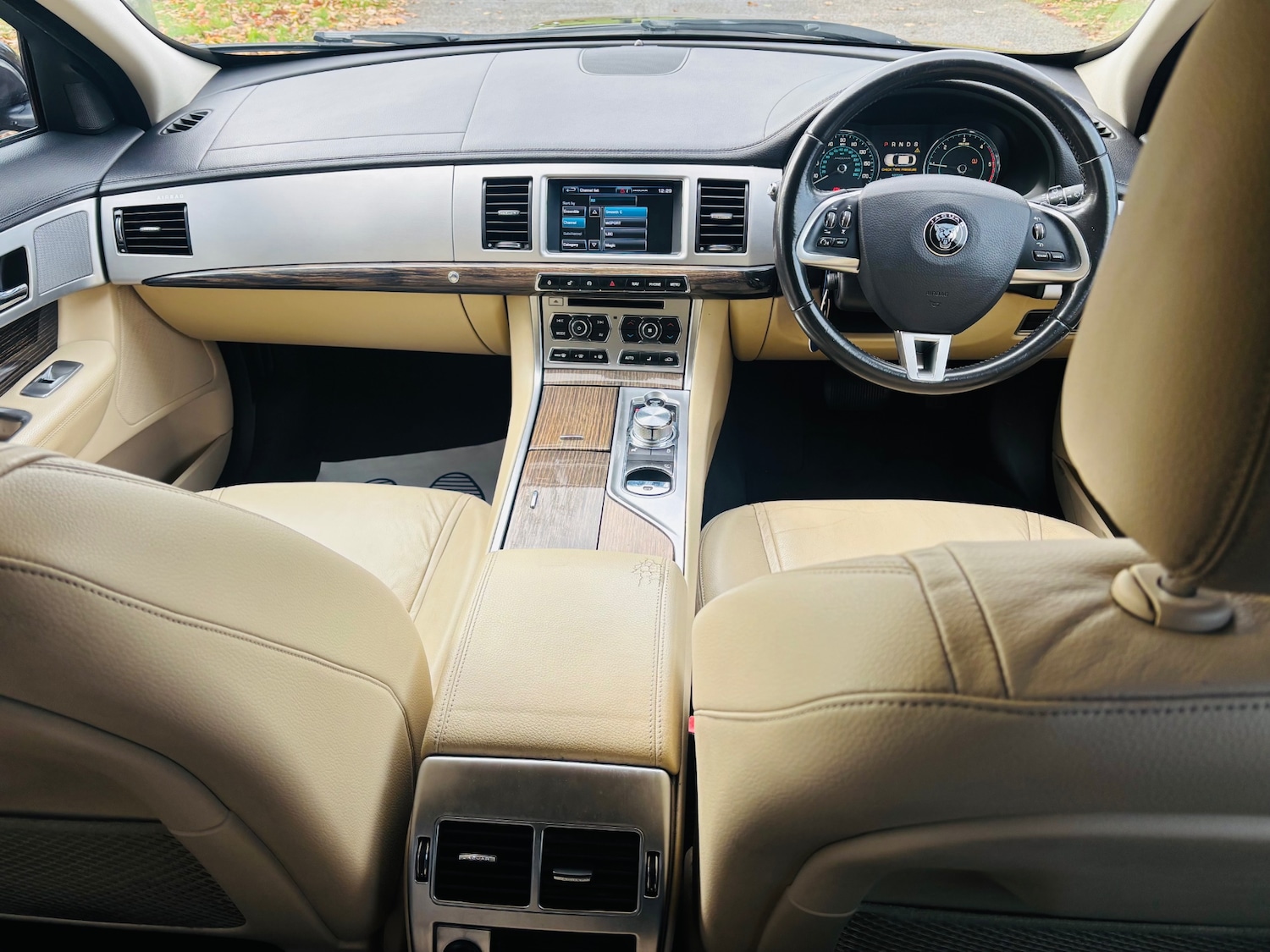 Used Jaguar XF 2015 for sale - 76600175: Photo 9