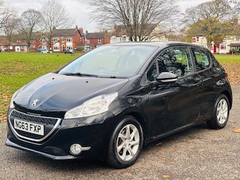 Used Peugeot 208 2014 for sale - 76544406: Photo