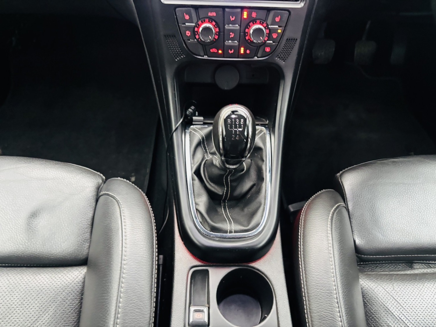 Used Vauxhall Astra 2011 for sale - 77319800: Photo 12