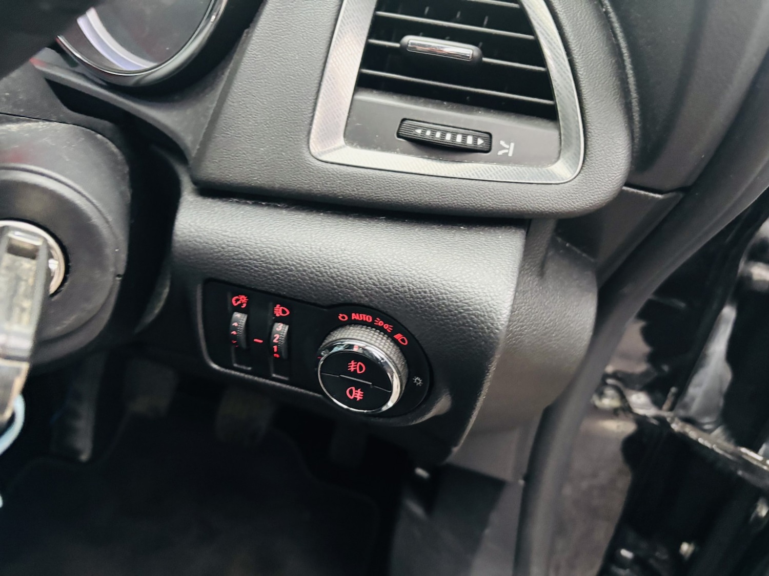 Used Vauxhall Astra 2011 for sale - 77319800: Photo 17