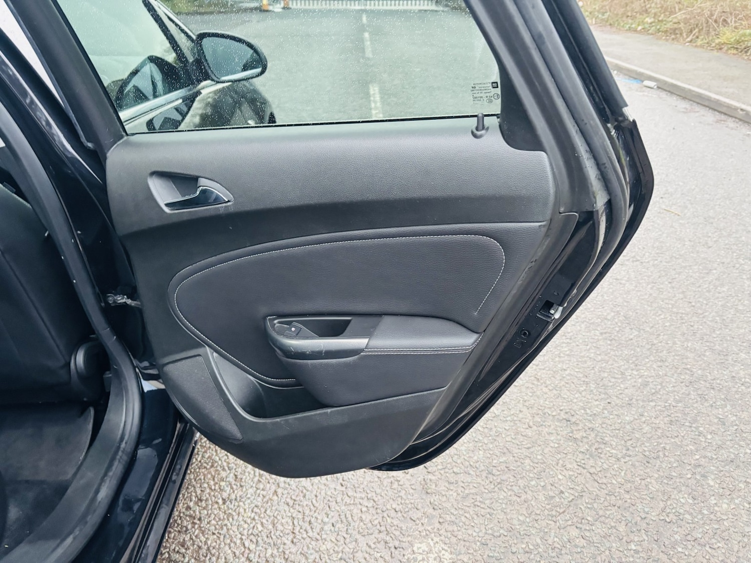 Used Vauxhall Astra 2011 for sale - 77319800: Photo 18