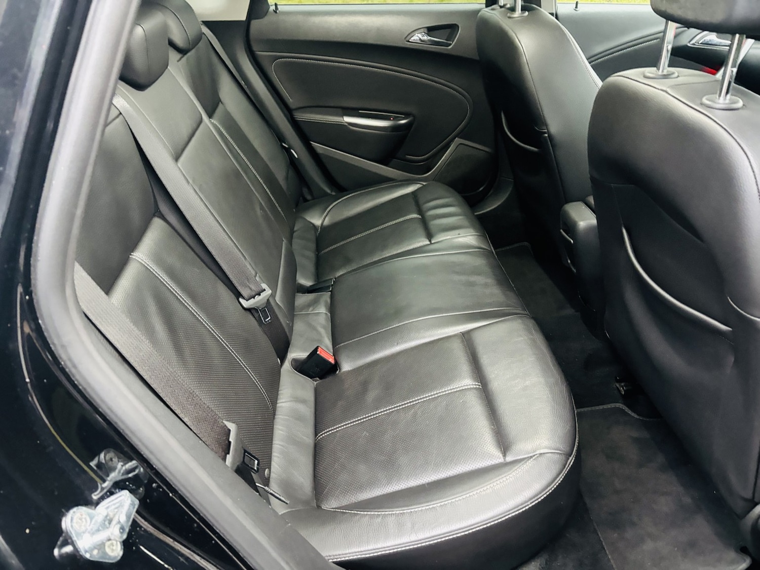 Used Vauxhall Astra 2011 for sale - 77319800: Photo 19