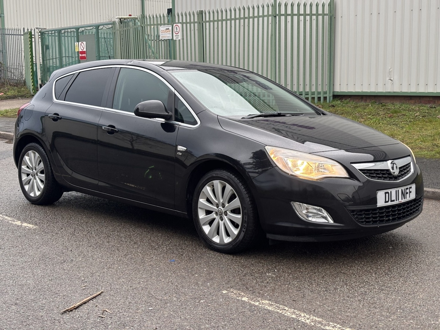 Used Vauxhall Astra 2011 for sale - 77319800: Photo 26