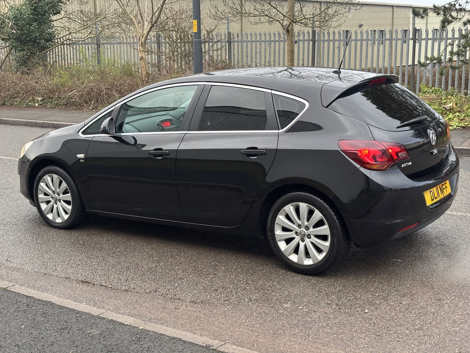 Used Vauxhall Astra 2011 for sale - 77319800: Photo 29