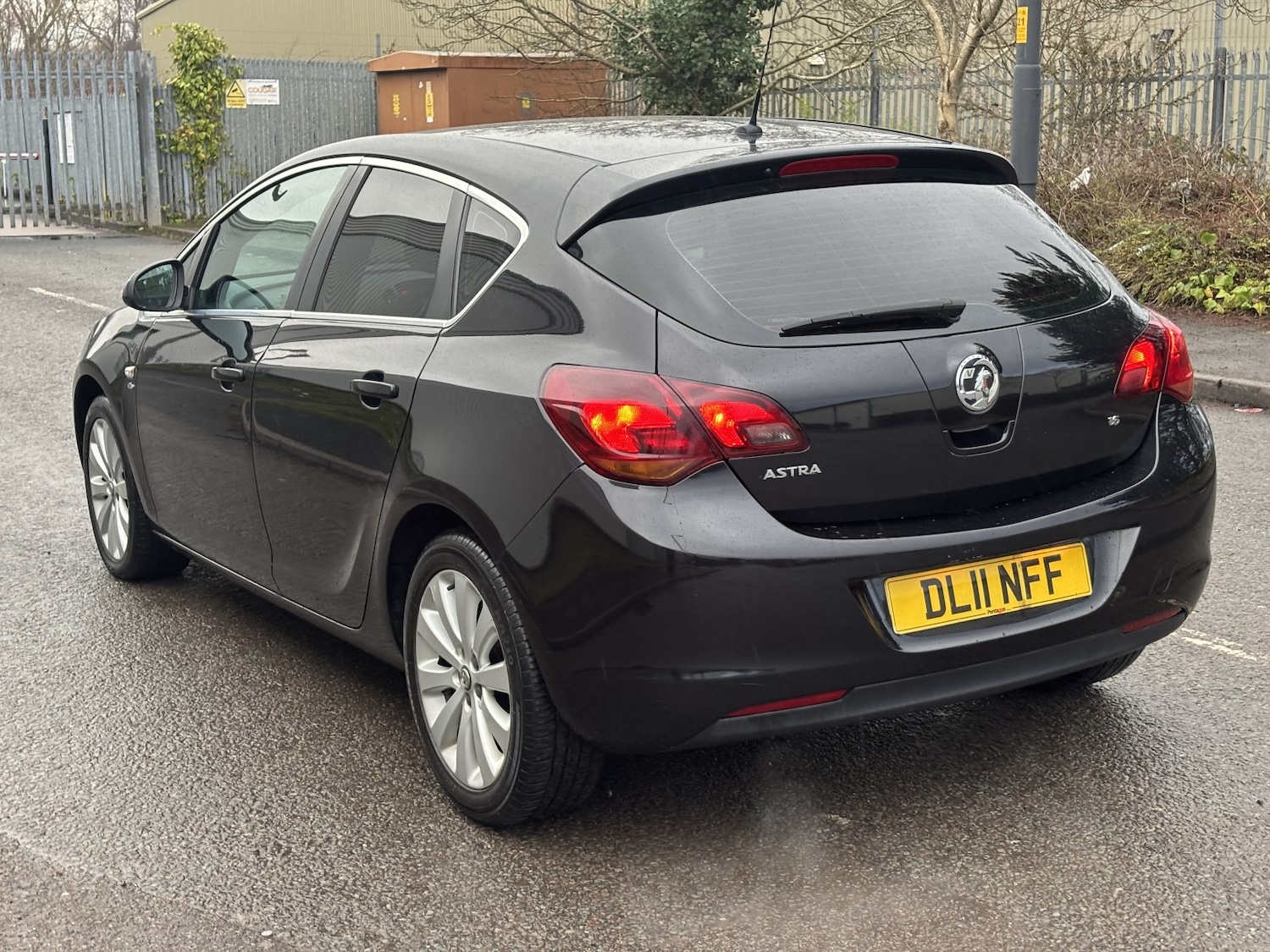 Used Vauxhall Astra 2011 for sale - 77319800: Photo 4