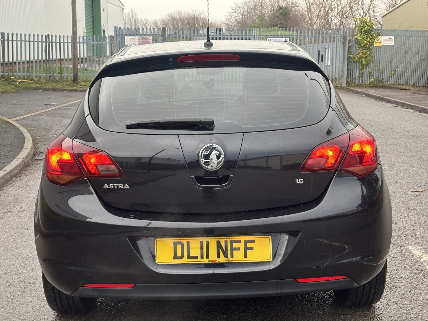 Used Vauxhall Astra 2011 for sale - 77319800: Photo 5