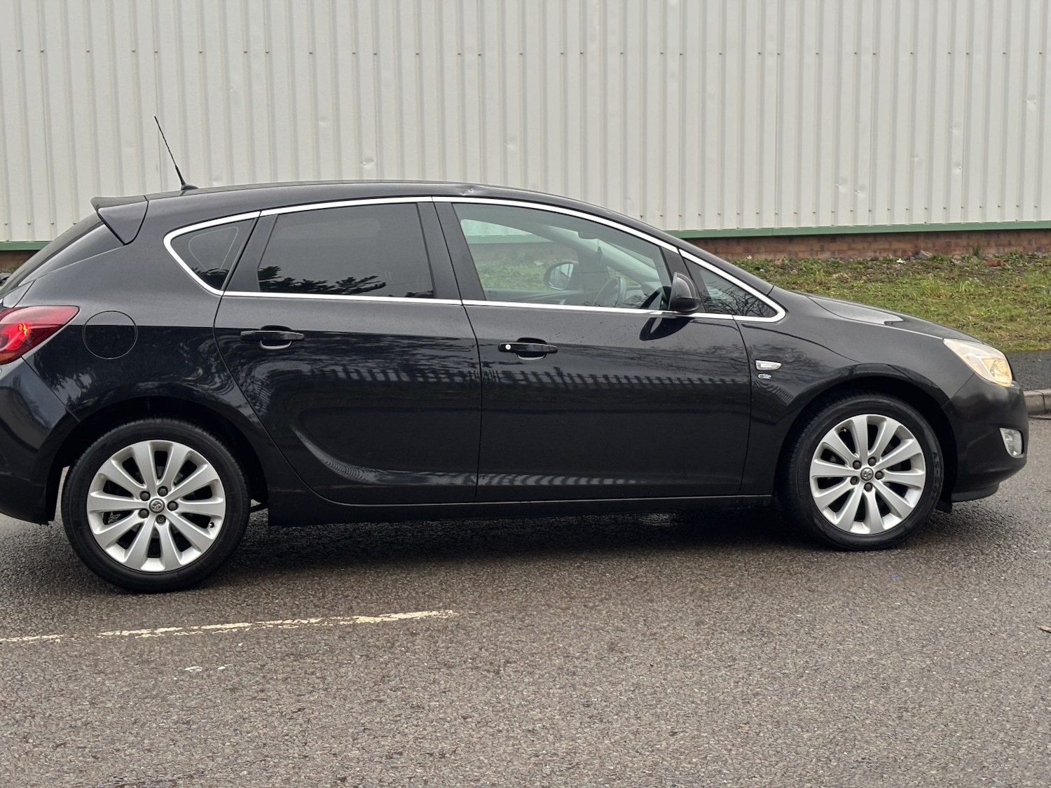 Used Vauxhall Astra 2011 for sale - 77319800: Photo 6