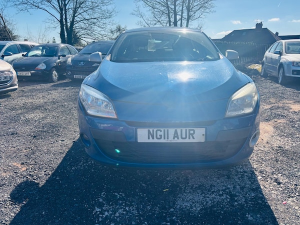 Used Renault Megane 2011 for sale - 75719795: Photo 2