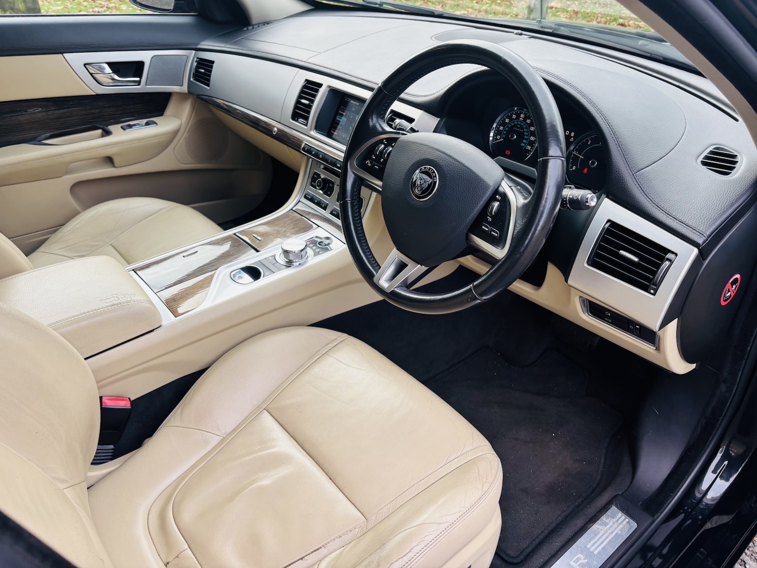 Used Jaguar XF 2015 for sale - 76878156: Photo 15