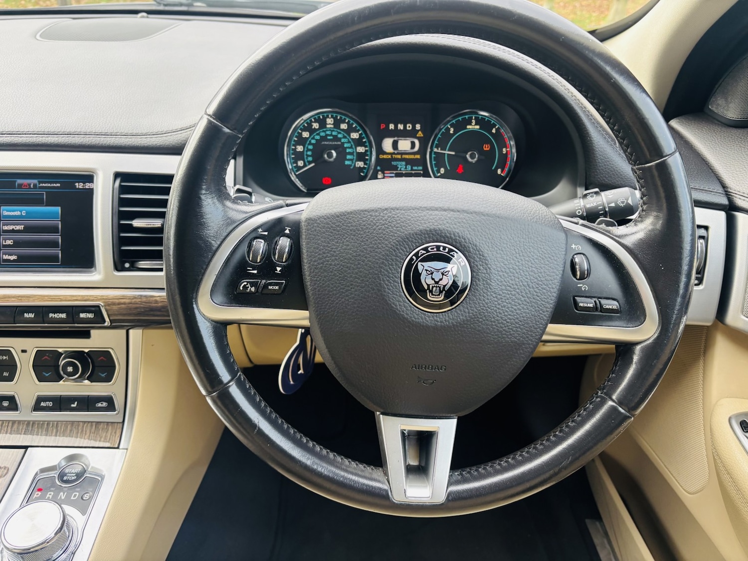 Used Jaguar XF 2015 for sale - 76878156: Photo 9